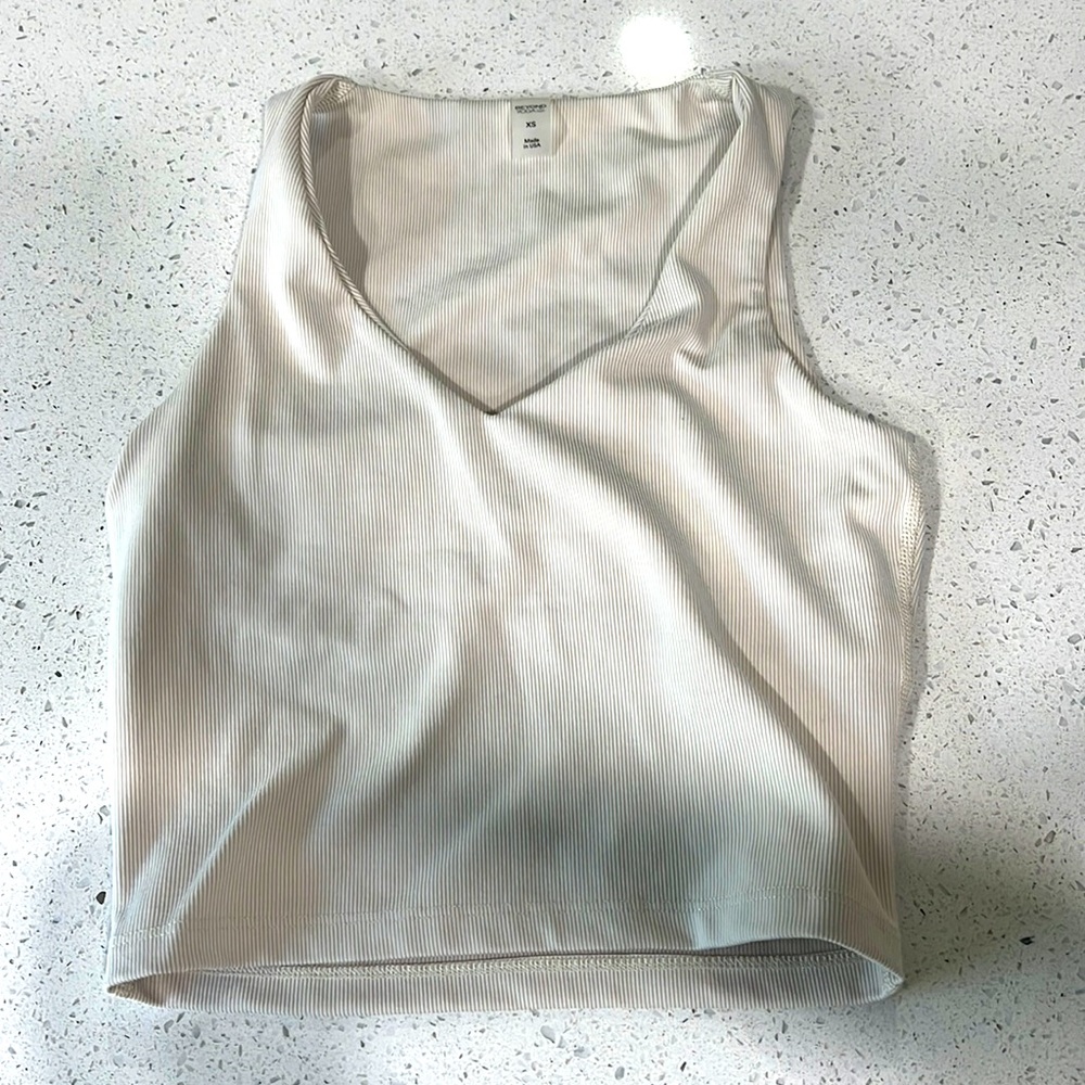 Beyond Yoga V Neck Cropped Tank in Cream